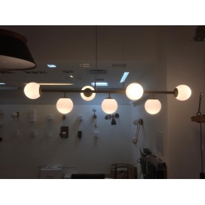 PENDENTE SOLAR 1,20M DE COMPRIMENTO C/7 ESFERAS COR DOURADO FOSCO 7XE-27